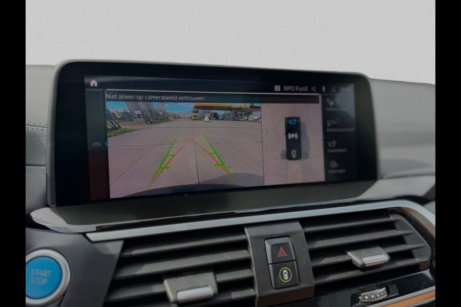 BMW iX3 High Executive 80 kWh M-pakket SOH 96% (1e eig, NL-auto, Dealer OndH, Panoramadak, Navi Pro, Camera, H&K, Autopilot, Etc))