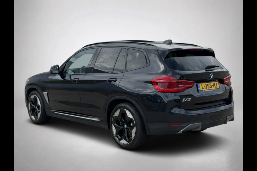 BMW iX3 High Executive 80 kWh M-pakket SOH 96% (1e eig, NL-auto, Dealer OndH, Panoramadak, Navi Pro, Camera, H&K, Autopilot, Etc))
