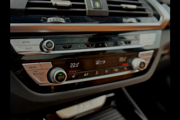 BMW iX3 High Executive 80 kWh M-pakket SOH 96% (1e eig, NL-auto, Dealer OndH, Panoramadak, Navi Pro, Camera, H&K, Autopilot, Etc))
