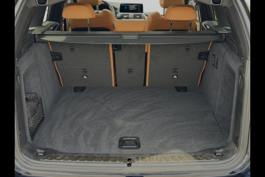 BMW iX3 High Executive 80 kWh M-pakket SOH 96% (1e eig, NL-auto, Dealer OndH, Panoramadak, Navi Pro, Camera, H&K, Autopilot, Etc))