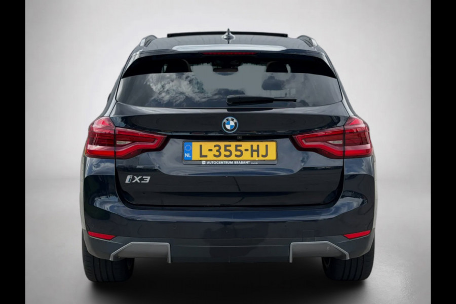 BMW iX3 High Executive 80 kWh M-pakket SOH 96% (1e eig, NL-auto, Dealer OndH, Panoramadak, Navi Pro, Camera, H&K, Autopilot, Etc))
