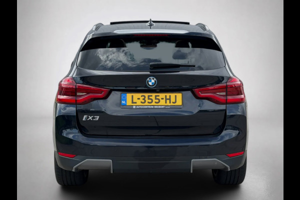 BMW iX3 High Executive 80 kWh M-pakket SOH 96% (1e eig, NL-auto, Dealer OndH, Panoramadak, Navi Pro, Camera, H&K, Autopilot, Etc))
