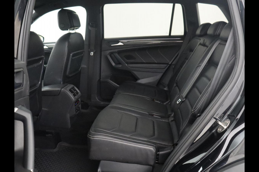 Volkswagen Tiguan Allspace 1.5 TSI Highline Business R | Leder | Trekhaak | Virtual dashboard | Adaptive cruise | Camera | Park assist | Carplay | Climate control | Stoelverwarming | Full LED |