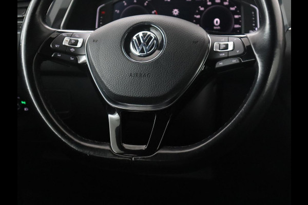 Volkswagen Tiguan Allspace 1.5 TSI Highline Business R | Leder | Trekhaak | Virtual dashboard | Adaptive cruise | Camera | Park assist | Carplay | Climate control | Stoelverwarming | Full LED |