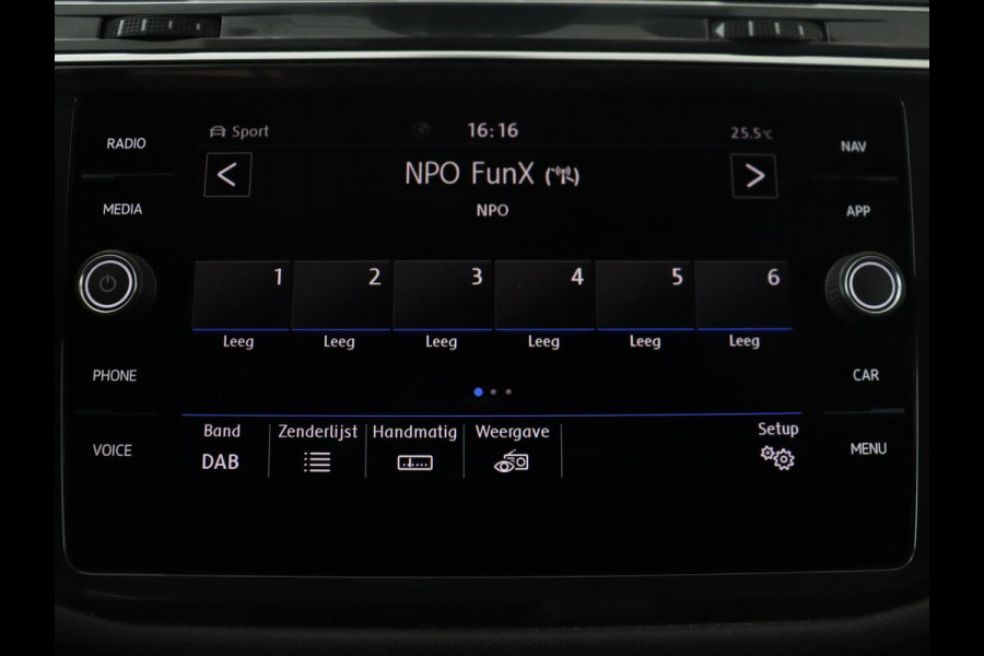 Volkswagen Tiguan Allspace 1.5 TSI Highline Business R | Leder | Trekhaak | Virtual dashboard | Adaptive cruise | Camera | Park assist | Carplay | Climate control | Stoelverwarming | Full LED |