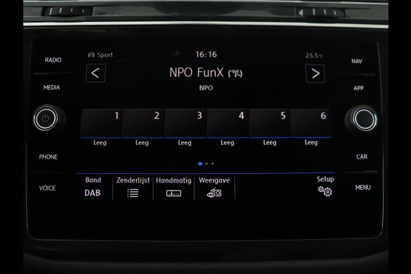 Volkswagen Tiguan Allspace 1.5 TSI Highline Business R | Leder | Trekhaak | Virtual dashboard | Adaptive cruise | Camera | Park assist | Carplay | Climate control | Stoelverwarming | Full LED |