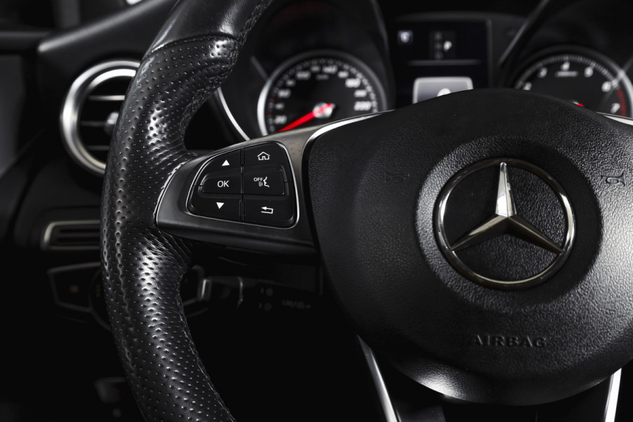 Mercedes-Benz GLC Coupé 250 4MATIC 211 PK Premium AMG Line | S/K-Panodak | Cruise | Stoelverw. | PDC | Camera | App. Connect | ECC | LM 21" |