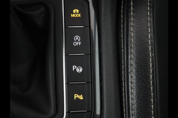Volkswagen Tiguan Allspace 1.5 TSI Highline Business R | Leder | Trekhaak | Virtual dashboard | Adaptive cruise | Camera | Park assist | Carplay | Climate control | Stoelverwarming | Full LED |