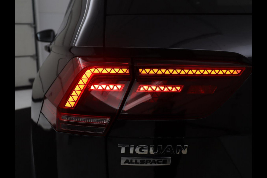 Volkswagen Tiguan Allspace 1.5 TSI Highline Business R | Leder | Trekhaak | Virtual dashboard | Adaptive cruise | Camera | Park assist | Carplay | Climate control | Stoelverwarming | Full LED |