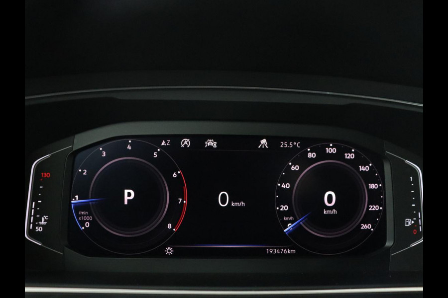 Volkswagen Tiguan Allspace 1.5 TSI Highline Business R | Leder | Trekhaak | Virtual dashboard | Adaptive cruise | Camera | Park assist | Carplay | Climate control | Stoelverwarming | Full LED |