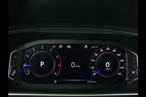 Volkswagen Tiguan Allspace 1.5 TSI Highline Business R | Leder | Trekhaak | Virtual dashboard | Adaptive cruise | Camera | Park assist | Carplay | Climate control | Stoelverwarming | Full LED |