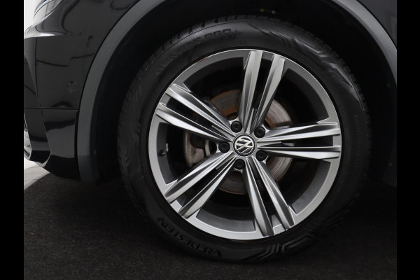 Volkswagen Tiguan Allspace 1.5 TSI Highline Business R | Leder | Trekhaak | Virtual dashboard | Adaptive cruise | Camera | Park assist | Carplay | Climate control | Stoelverwarming | Full LED |