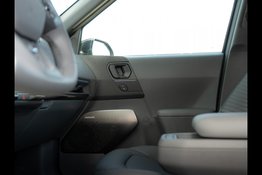Kia EV2 Black-Line 61 kWh 4p | Stoel en stuurverwarming | Stoel ventilatie | Schuifkanteldak |