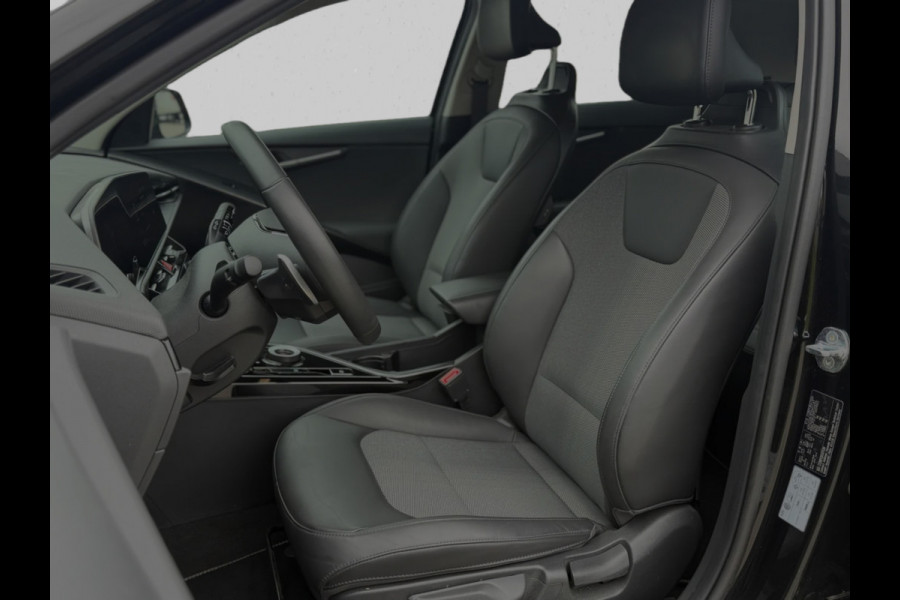 Kia Niro EV DynamicLine 64.8 kWh SOH 99% (NL-auto, 1e Eig, Dealer OndH, Navi, Carplay, Camera, ParkeerS, Lane Assist, ActiveC, Etc