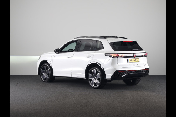 Volkswagen Tiguan 1.5 eHybrid R-Line Edition 204PK | Automaat (DSG) | Black Style | Panoramadak | 20 Inch