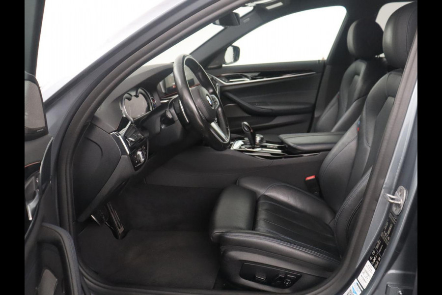 BMW 5 Serie Touring 530i xDrive M-sport High Executive | Leder | Camera | Harman/kardon | Park assist | Cruise control | Full LED | Bluetooth | Sfeerverlichting |