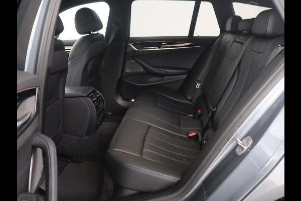 BMW 5 Serie Touring 530i xDrive M-sport High Executive | Leder | Camera | Harman/kardon | Park assist | Cruise control | Full LED | Bluetooth | Sfeerverlichting |