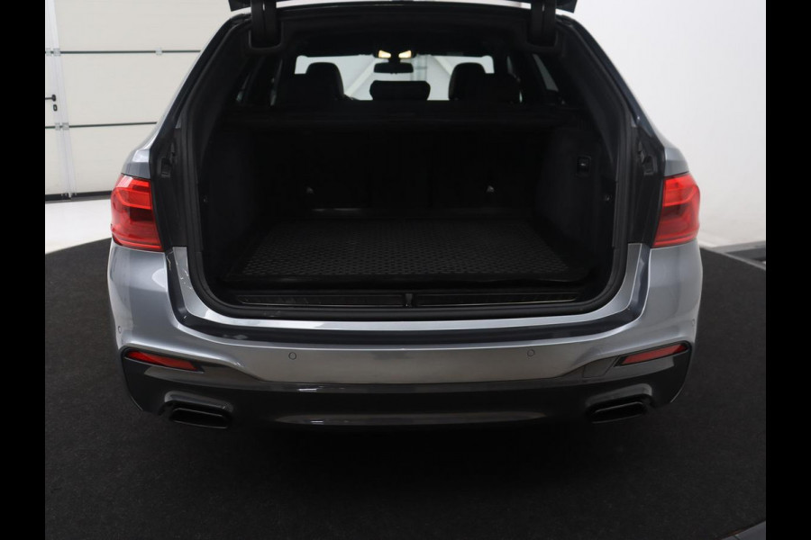 BMW 5 Serie Touring 530i xDrive M-sport High Executive | Leder | Camera | Harman/kardon | Park assist | Cruise control | Full LED | Bluetooth | Sfeerverlichting |
