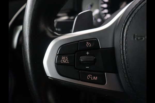 BMW 5 Serie Touring 530i xDrive M-sport High Executive | Leder | Camera | Harman/kardon | Park assist | Cruise control | Full LED | Bluetooth | Sfeerverlichting |