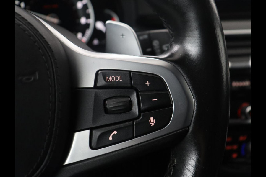 BMW 5 Serie Touring 530i xDrive M-sport High Executive | Leder | Camera | Harman/kardon | Park assist | Cruise control | Full LED | Bluetooth | Sfeerverlichting |