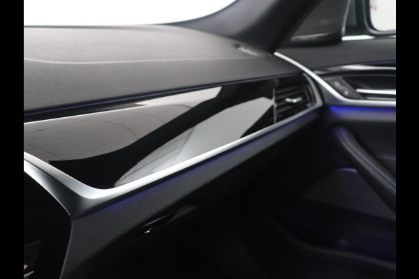 BMW 5 Serie Touring 530i xDrive M-sport High Executive | Leder | Camera | Harman/kardon | Park assist | Cruise control | Full LED | Bluetooth | Sfeerverlichting |