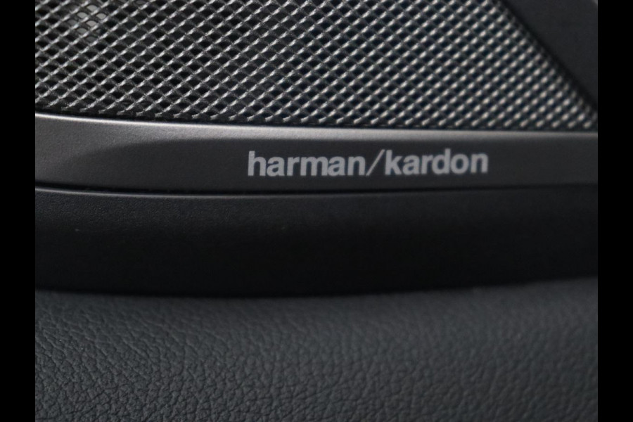 BMW 5 Serie Touring 530i xDrive M-sport High Executive | Leder | Camera | Harman/kardon | Park assist | Cruise control | Full LED | Bluetooth | Sfeerverlichting |