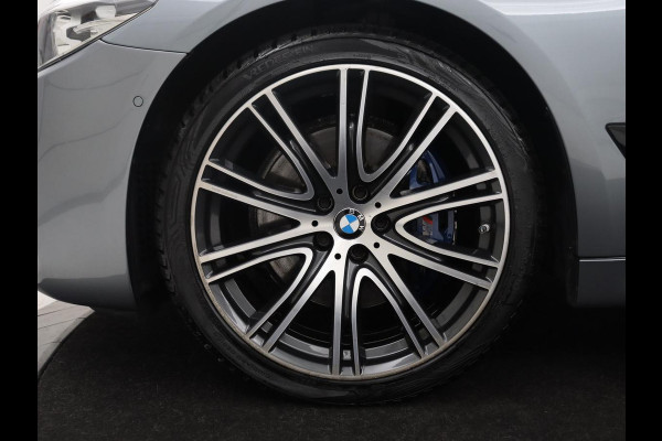 BMW 5 Serie Touring 530i xDrive M-sport High Executive | Leder | Camera | Harman/kardon | Park assist | Cruise control | Full LED | Bluetooth | Sfeerverlichting |