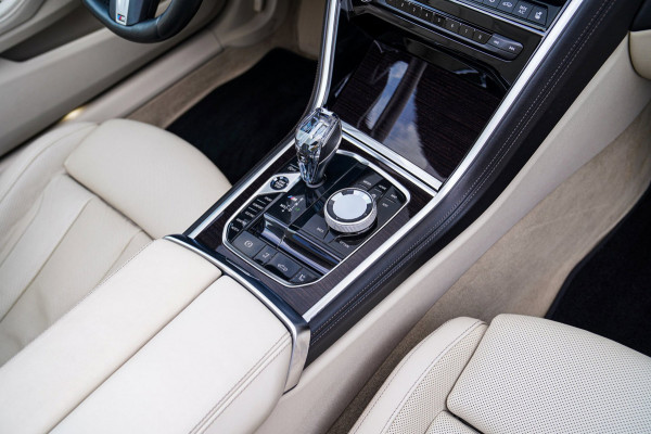 BMW 8 Serie M850i xDrive High Executive | Head Up Display | Bowers & Wilkins | 360 Camera | Laser | Stoelverkoeling