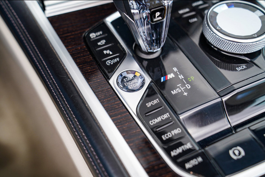 BMW 8 Serie M850i xDrive High Executive | Head Up Display | Bowers & Wilkins | 360 Camera | Laser | Stoelverkoeling