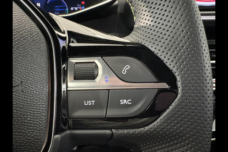 Peugeot 2008 1.2 Hybrid 145 GT .