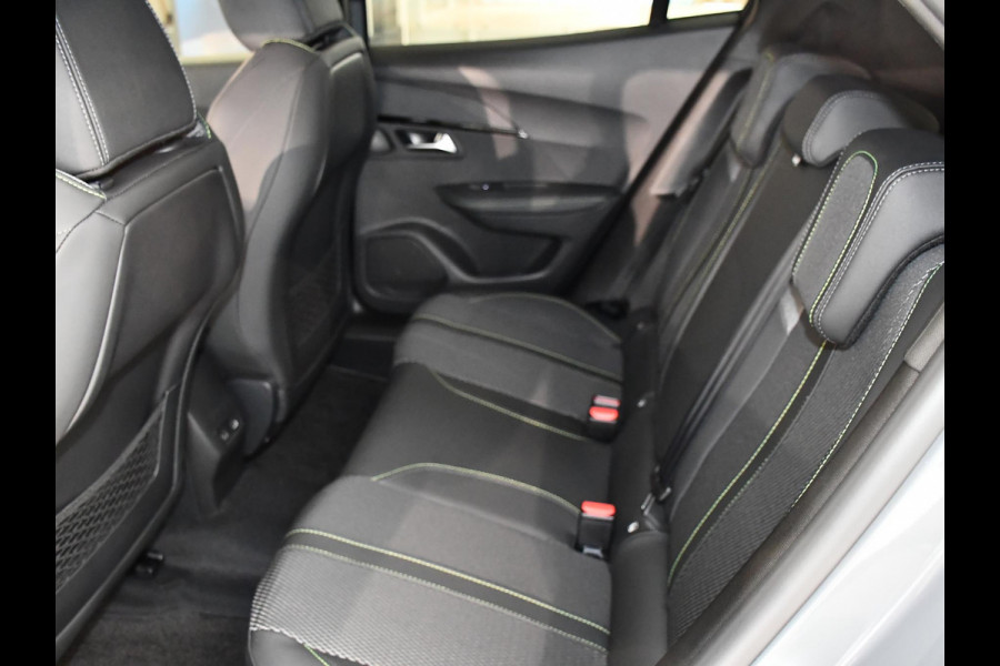 Peugeot 2008 1.2 Hybrid 145 GT .