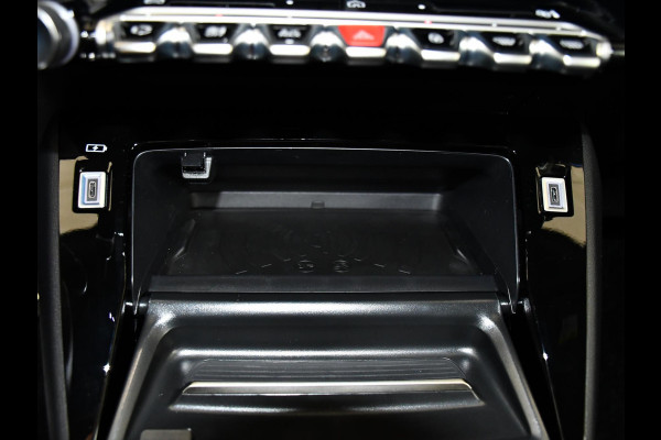Peugeot 2008 1.2 Hybrid 145 GT .
