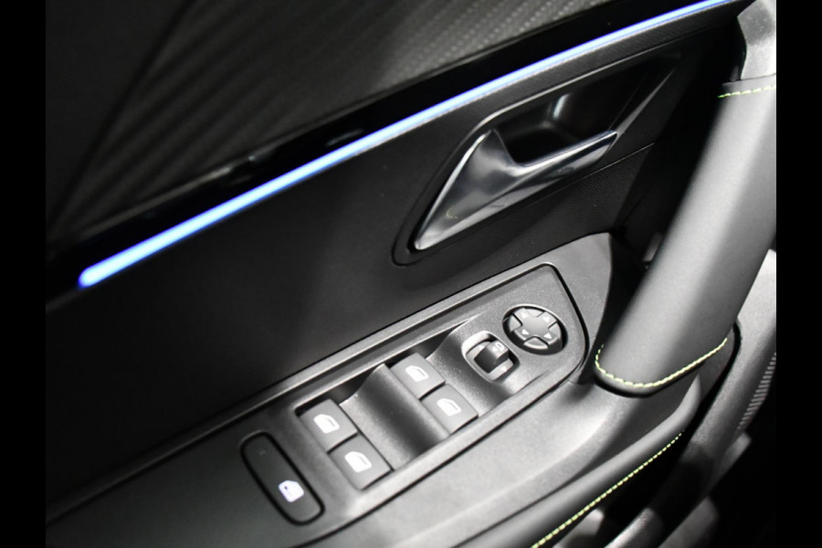 Peugeot 2008 1.2 Hybrid 145 GT .