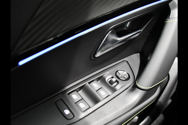 Peugeot 2008 1.2 Hybrid 145 GT .