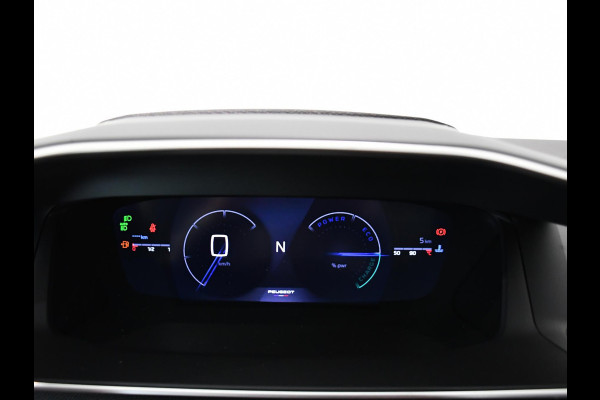 Peugeot 2008 1.2 Hybrid 145 GT .