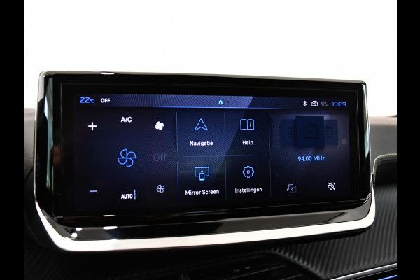 Peugeot 2008 1.2 Hybrid 145 GT .