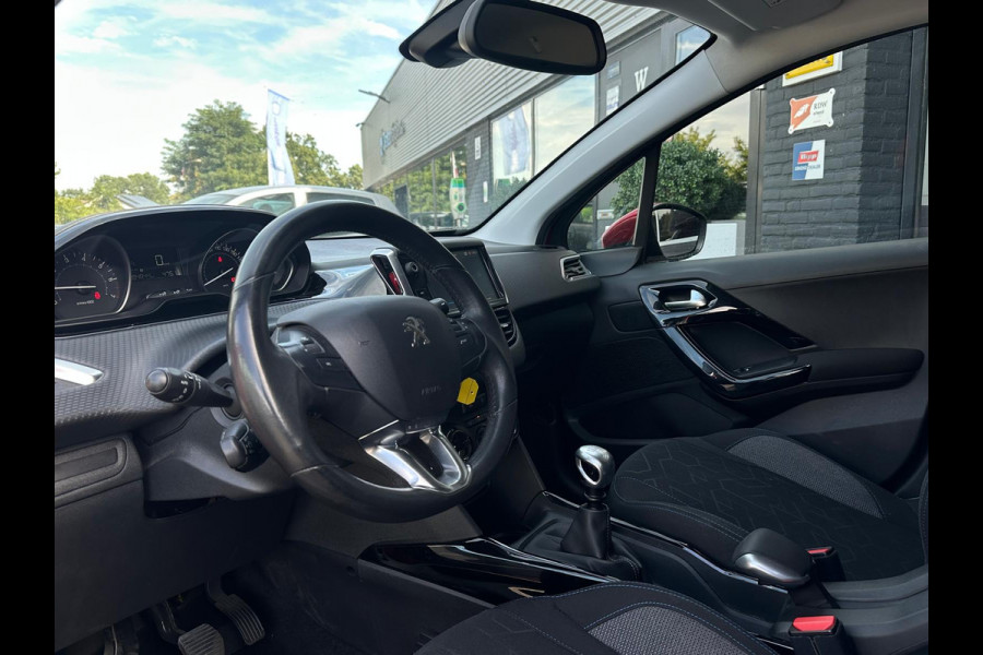Peugeot 2008 1.2 Signature, Airco, Bluetooth, Cruise, Carplay, Navi, PDC, NAP, APK