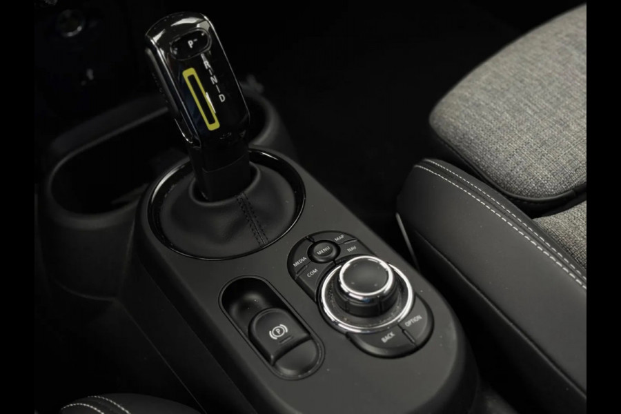 MINI Mini MINI Yours 33 kWh (SoH 96%, NL-auto, 1e Eig, BTW, Camera, Carplay, Climate Con, Navi, Parkeersensor, Etc)