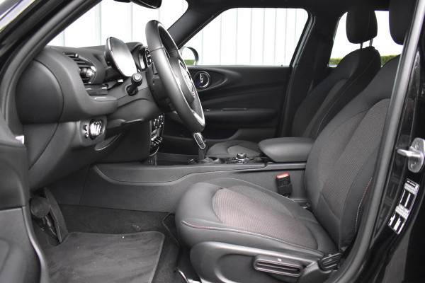 MINI Clubman 1.5 One Aut. | Xenon/LED | Stoelverwarming | Keyless | Navi | DAB | Black Pack