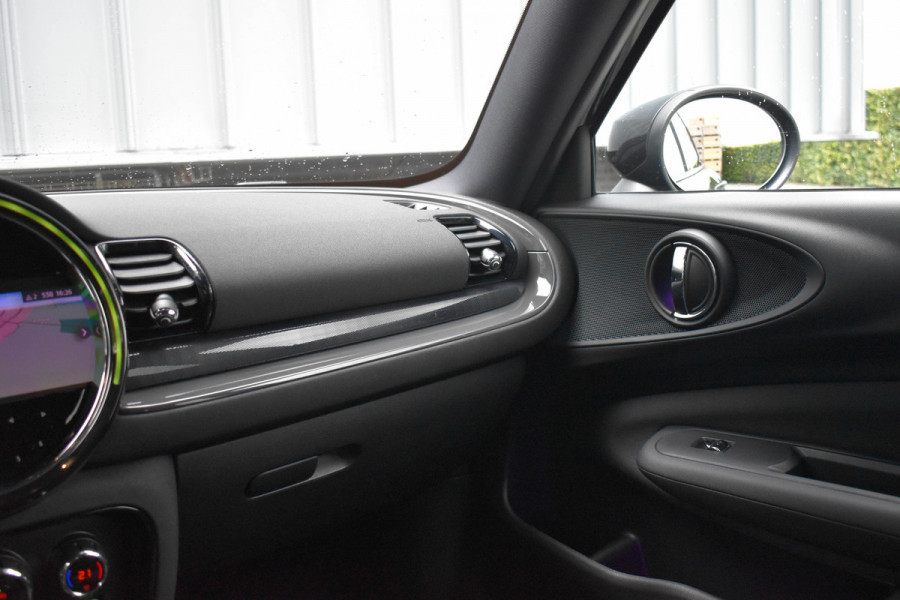 MINI Clubman 1.5 One Aut. | Xenon/LED | Stoelverwarming | Keyless | Navi | DAB | Black Pack