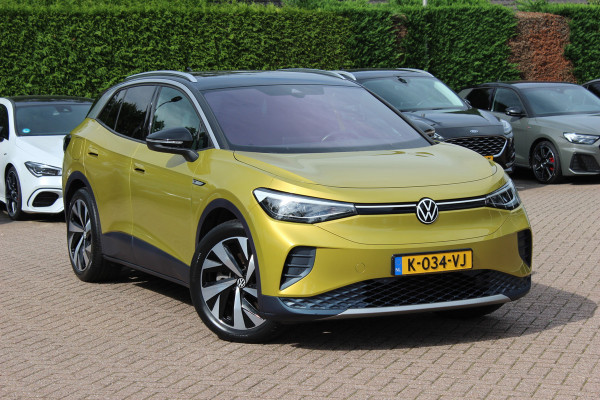 Volkswagen ID.4 Life 77 kWh / SoH 93,9% / Trekhaak / Camera / Apple CarPlay / DAB / 20'' / LED / Alcantara / Stoelverwarming / ACC
