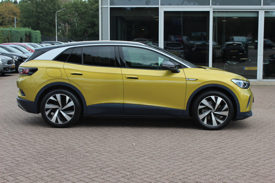 Volkswagen ID.4 Life 77 kWh / SoH 93,9% / Trekhaak / Camera / Apple CarPlay / DAB / 20'' / LED / Alcantara / Stoelverwarming / ACC