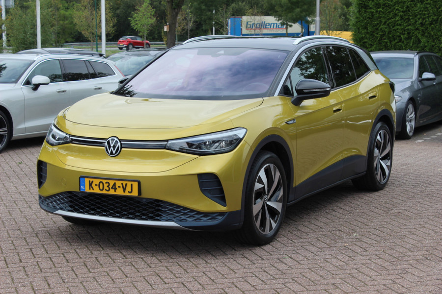 Volkswagen ID.4 Life 77 kWh / SoH 93,9% / Trekhaak / Camera / Apple CarPlay / DAB / 20'' / LED / Alcantara / Stoelverwarming / ACC