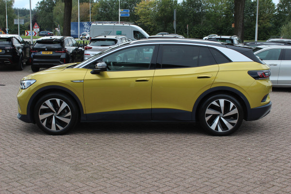 Volkswagen ID.4 Life 77 kWh / SoH 93,9% / Trekhaak / Camera / Apple CarPlay / DAB / 20'' / LED / Alcantara / Stoelverwarming / ACC