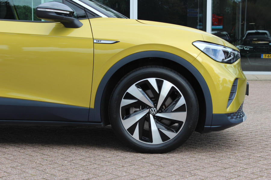 Volkswagen ID.4 Life 77 kWh / SoH 93,9% / Trekhaak / Camera / Apple CarPlay / DAB / 20'' / LED / Alcantara / Stoelverwarming / ACC