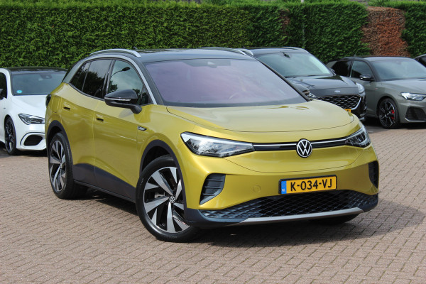 Volkswagen ID.4 Life 77 kWh / SoH 93,9% / Trekhaak / Camera / Apple CarPlay / DAB / 20'' / LED / Alcantara / Stoelverwarming / ACC