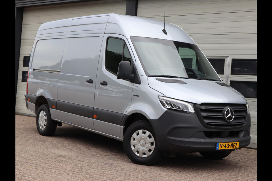 Mercedes-Benz eSprinter 314 56 kWh L2H2 RWD - New Model - LED - Winter pakket