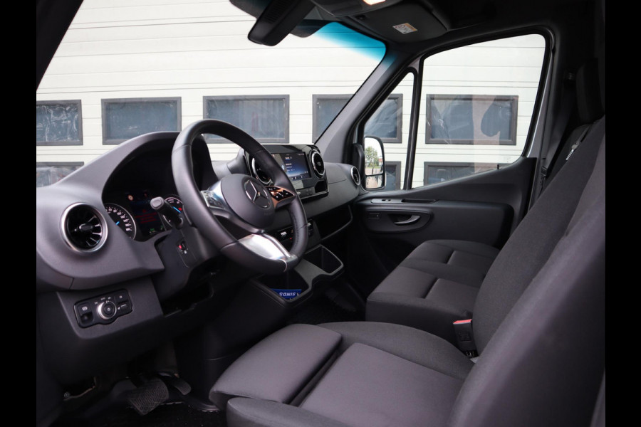 Mercedes-Benz eSprinter 314 56 kWh L2H2 RWD - New Model - LED - Winter pakket