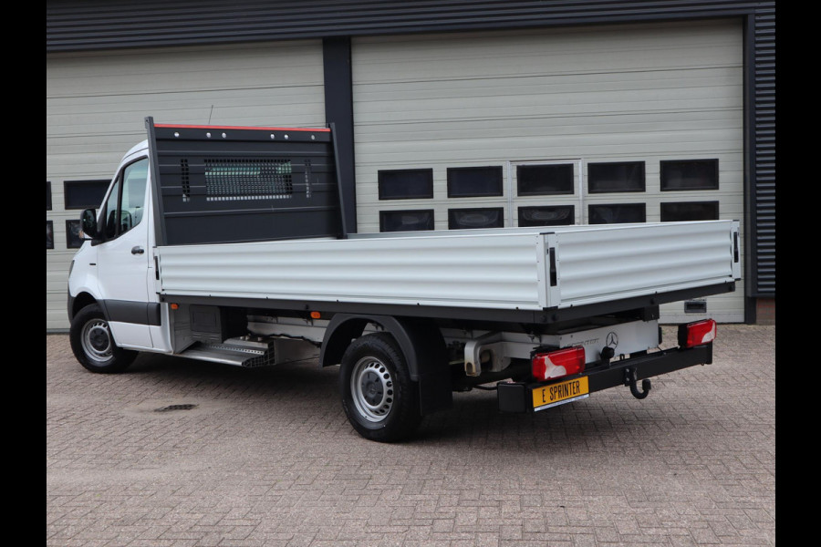 Mercedes-Benz eSprinter 320 81kWh L3 Open Laadbak 430 cm - Select - MBUX - Camera