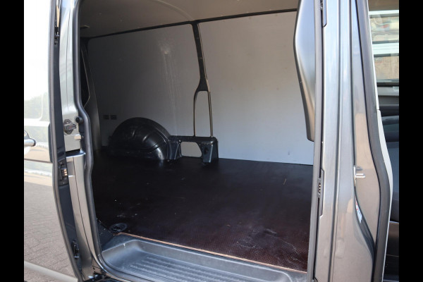 Volkswagen Transporter 2.0 TDI 150 pk DSG Automaat L2 Lang - Highline